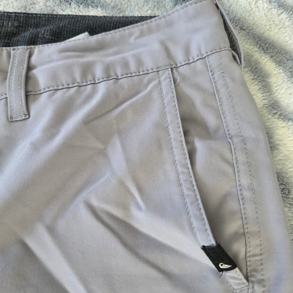 Quiksilver Amphibian Hybrid Shorts Mens 28 Gray Quick Dry Walkshorts Boardshorts - Picture 2 of 13